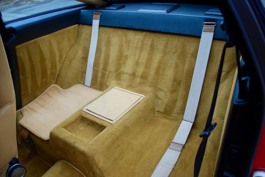 Интерьер Alfa Romeo S.Z. (526) 1992 года  (фото 60 из 65)